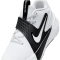 NIKE Team Hustle D Basketballschuhe Kinder 101 - white/white-black 36.5