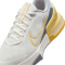 NIKE Air Max Alpha Trainer 6 Fitnessschuhe Herren 104 - sail/saturn gold-lt smoke grey 41
