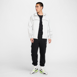 NIKE Club Fleece Cargohose Herren 010 - black/black/white S