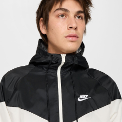 NIKE Sportswear Windrunner Kapuzenjacke Herren 136 -...