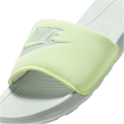 NIKE Victori One Badelatschen Damen 010 - light...