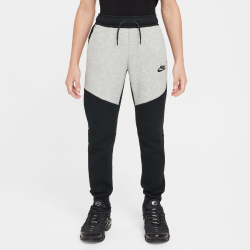 NIKE Sportswear Tech Fleece Jogginghose Jungen 012 - black/dk grey heather/black/black XS (122-128 cm)