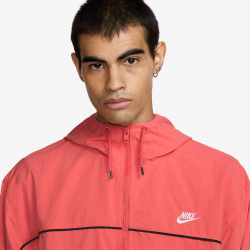 NIKE Club Kapuzenjacke Herren 814 - magic ember/university red/black/white M