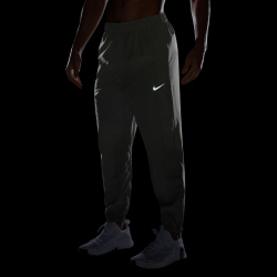 NIKE Form Slim Vielseitige Trainingshose Herren 320 - light army/black/reflective silv XXL