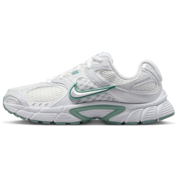 NIKE V5 RNR Sneaker Damen 106 - summit white/white-vast grey-cannon 38.5