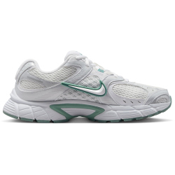 NIKE V5 RNR Sneaker Damen 106 - summit white/white-vast grey-cannon 38.5
