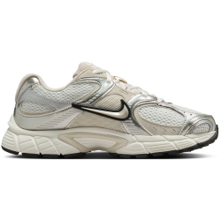 NIKE V5 RNR Sneaker Damen 104 - summit white/lt orewood...