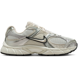 NIKE V5 RNR Sneaker Damen 104 - summit white/lt orewood...