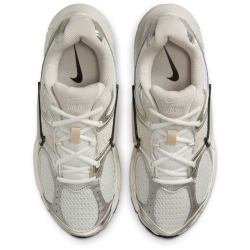 NIKE V5 RNR Sneaker Damen 104 - summit white/lt orewood...