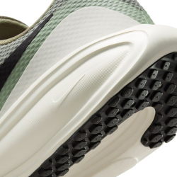 NIKE Revolution 8 Laufschuhe Herren 300 - light...