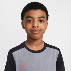 NIKE Academy 25 Dri-FIT kurzarm Trainingsshirt Kinder 065 - cool grey/black/bright crimson M (137-147 cm)