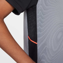 NIKE Academy 25 Dri-FIT kurzarm Trainingsshirt Kinder 065 - cool grey/black/bright crimson M (137-147 cm)