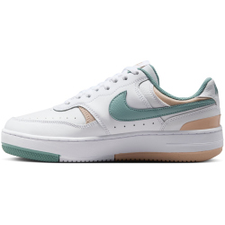 NIKE Gamma Force Sneaker Damen 118 -...