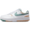 NIKE Gamma Force Sneaker Damen 118 - white/cannon-sanddrift 35.5