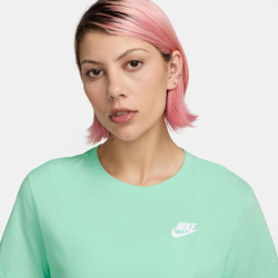 NIKE Sportswear Club Essentials T-Shirt Damen 353 - mint foam L