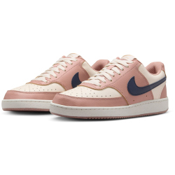 NIKE Court Vision Low-Top Sneaker Damen 606 - particle pink/midnight navy-pale ivory 42.5
