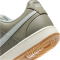 NIKE Court Vision Low Sneaker Herren 301 - light army/light silver-sail 38.5