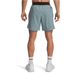 UNDER ARMOUR PEAK Woven Shorts Herren 323 - serpentine/black M