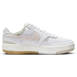 NIKE Gamma Force Sneaker Damen