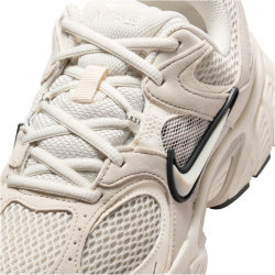 NIKE V5 RNR Sneaker Damen