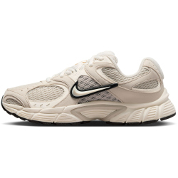 NIKE V5 RNR Sneaker Damen 100 - lt orewood brn/pale ivory-black 35.5