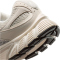 NIKE V5 RNR Sneaker Damen 100 - lt orewood brn/pale ivory-black 35.5