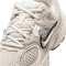 NIKE V5 RNR Sneaker Damen 100 - lt orewood brn/pale ivory-black 37.5