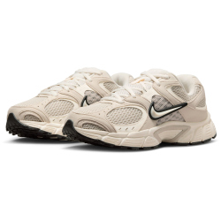 NIKE V5 RNR Sneaker Damen 100 - lt orewood brn/pale ivory-black 39