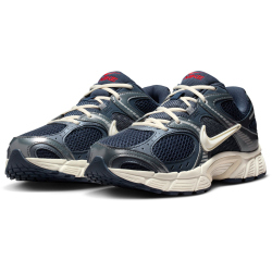 NIKE V5 RNR Sneaker