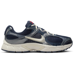 NIKE V5 RNR Sneaker