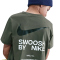NIKE Sportswear T-Shirt Jungen 325 - cargo khaki/black S (128-137 cm)