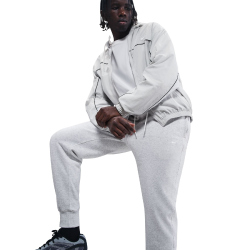 NIKE Club French Terry Jogginghose Herren 051 - birch heather/white/white M