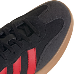 adidas Barreda Sneaker Herren JP5934 - core black/better scarlet/gum10 40