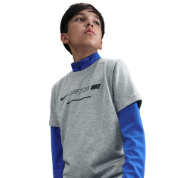 NIKE Sportswear Club Brand Energy T-Shirt Kinder 063 - dk grey heather S (128-137 cm)