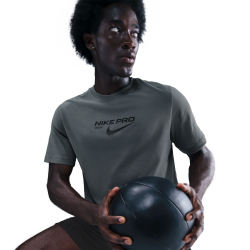 NIKE Dri-FIT Fitnessshirt Herren 084 - smoke grey S
