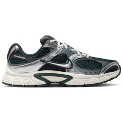 NIKE V5 RNR Sneaker Damen 300 - seaweed/metallic...