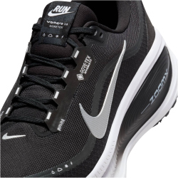 NIKE Vomero 18 Gore-Tex Laufschuhe Herren 002 - black/metallic silver-anthracite-white 38.5