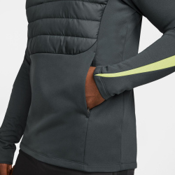 NIKE Academy Winter Warrior Therma-FIT Global 1/2-Zip...