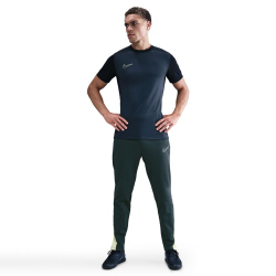 NIKE Academy Winter Warrior Therma-FIT Global...