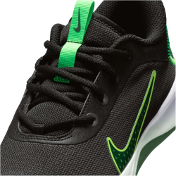 NIKE Omni Multi-Court Hallenschuhe Kinder 012 - black/fir-green strike 36.5