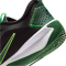 NIKE Omni Multi-Court Hallenschuhe Kinder 012 - black/fir-green strike 38