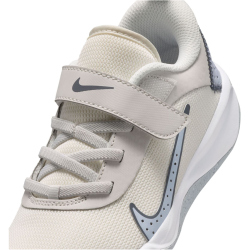 NIKE Omni Multi-Court Hallenschuhe Kinder 013 - platinum...