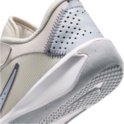NIKE Omni Multi-Court Hallenschuhe Kinder 013 - platinum...