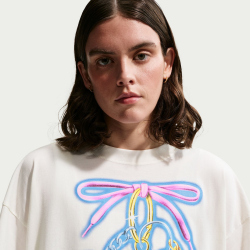NIKE Sportswear Classic Oversize T-Shirt Damen 133 - sail M