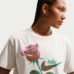 NIKE Sportswear Classic T-Shirt Damen 072 - light bone S