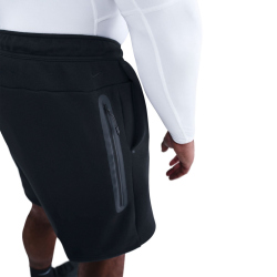 NIKE Tech Fleece Shorts Herren 010 - black/black XS
