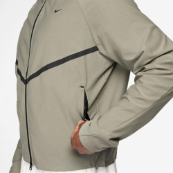 NIKE Sportswear Tech Knit Windrunner Trainingsjacke Herren 328 - silver sage/black S