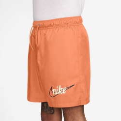 NIKE Sportswear Club Woven Flow Shorts Herren 835 - orange frost M