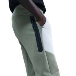 NIKE Tech Fleece Jogginghose Herren 365 - clay green/lt...
