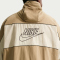 NIKE Club Kapuzenjacke Herren 298 - parachute beige/lt khaki/black/white XS